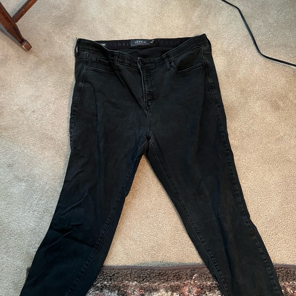 Torrid sky high skinny crop capris